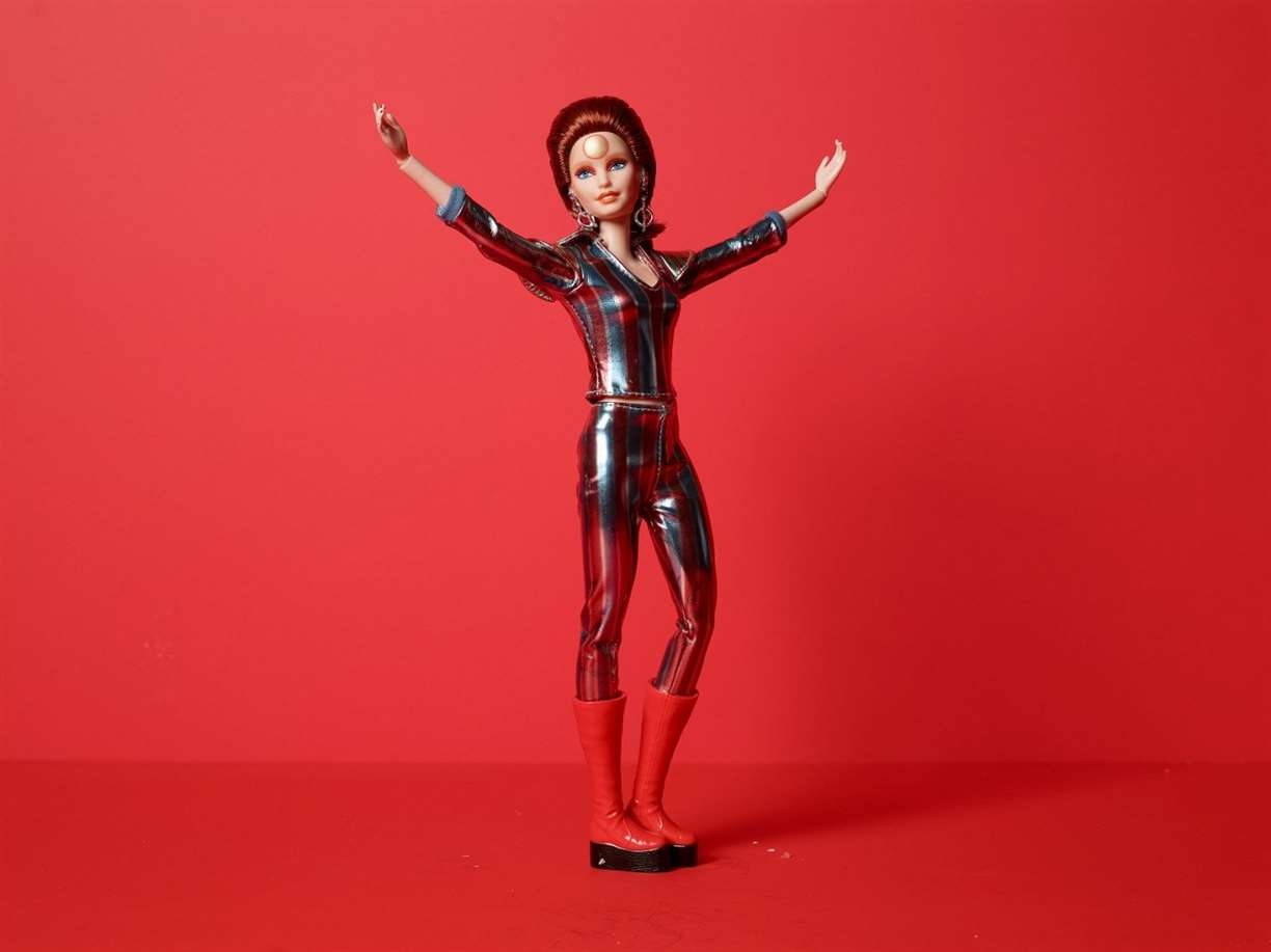 Mattel lança Barbie em homenagem a musica “Space Oddity”