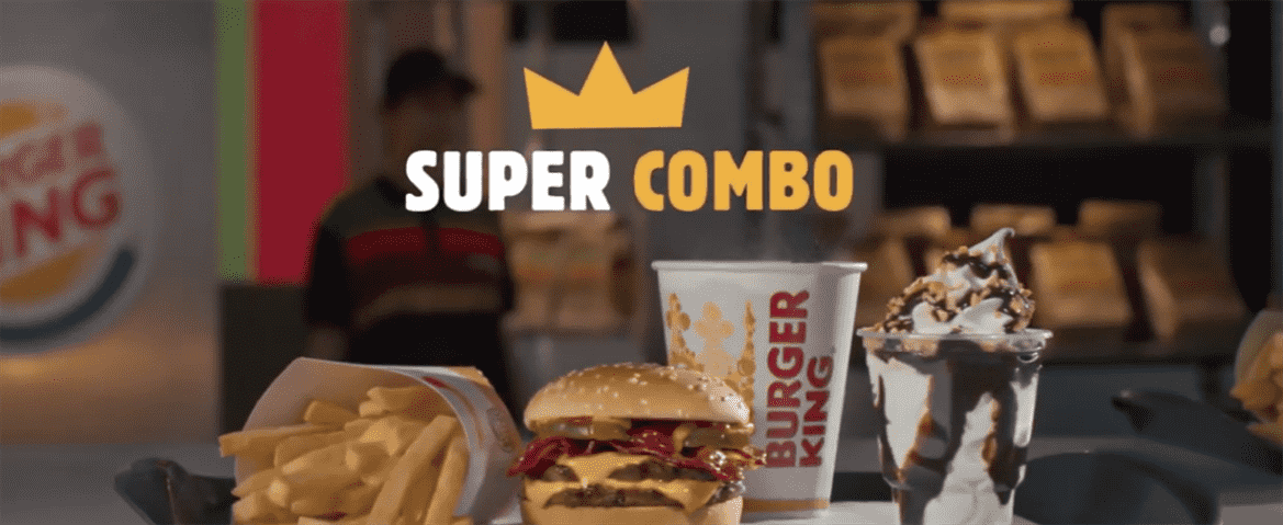 Funcionários do Burger King apresentam combo por R$19,90
