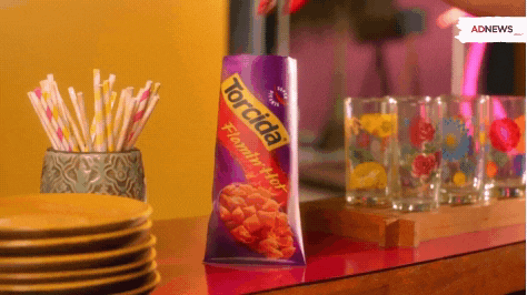 Flamin’ Hot chega ao Brasil nas marcas Elma Chips em campanha com Anitta