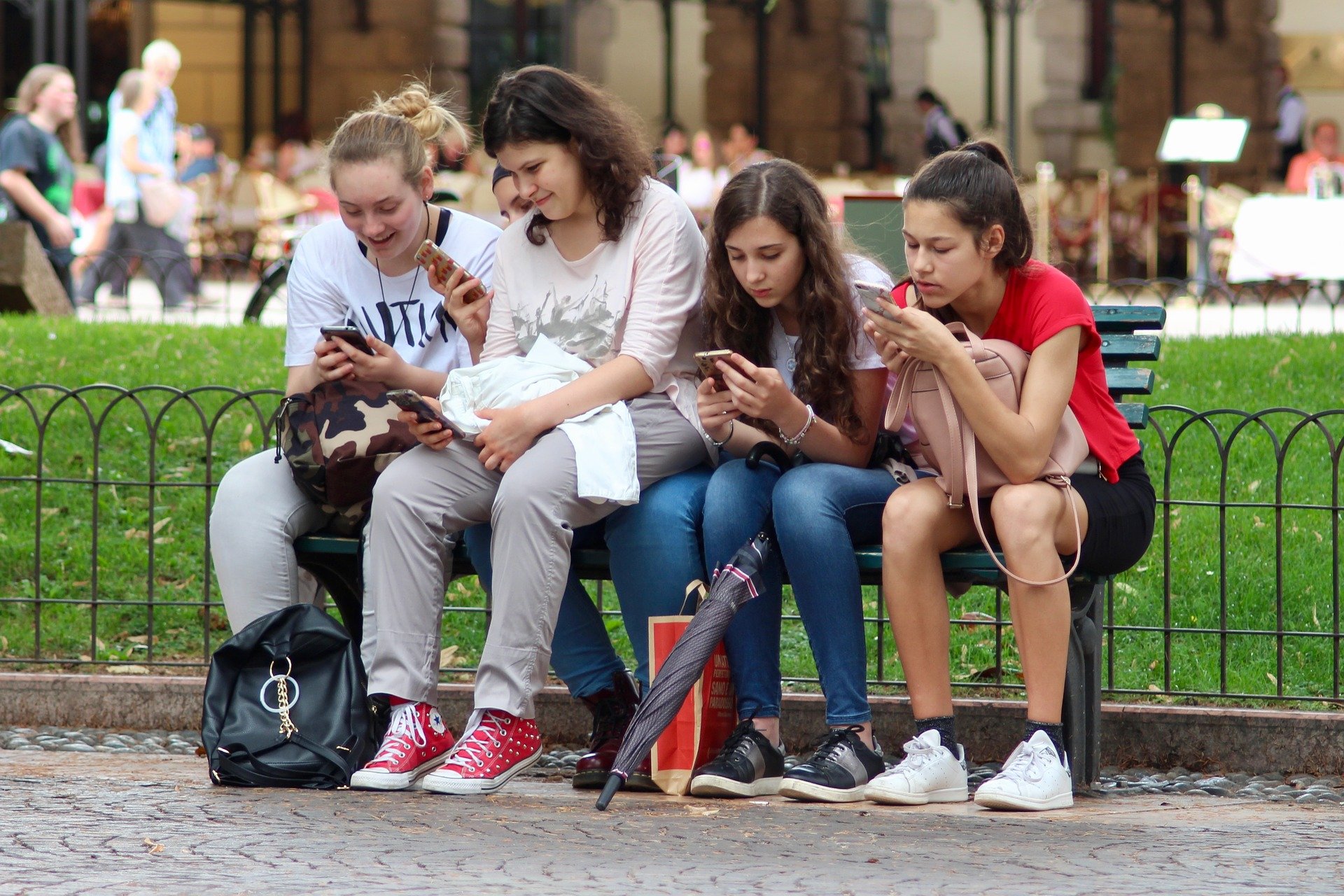Estudo Oxford saúde mental jovens tecnologia redes sociais