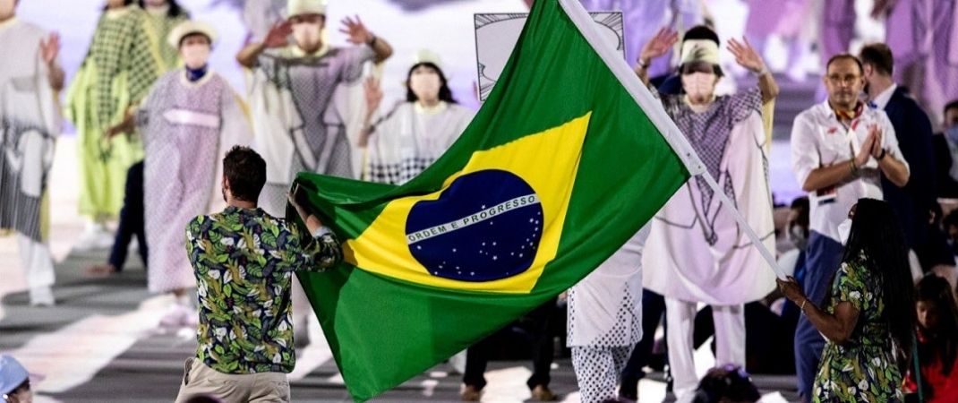 Olimpíadas 2021: brasileiros sambam em cerimônia de abertura