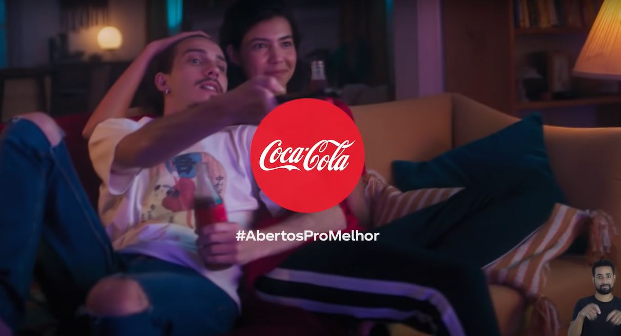 Coca-Cola convoca jovens a aproveitarem ao máximo cada pausa