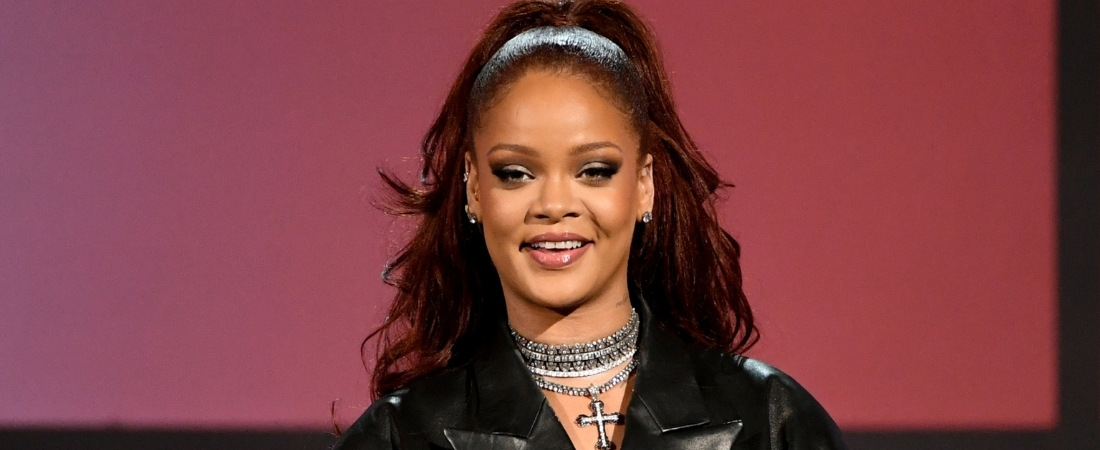 Rihanna abre mão do processo contra seu pai, Ronald Fenty