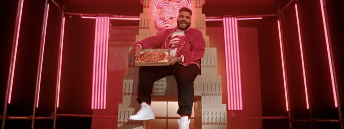 Pizza Hut apresenta nova campanha com Paulo Vieira