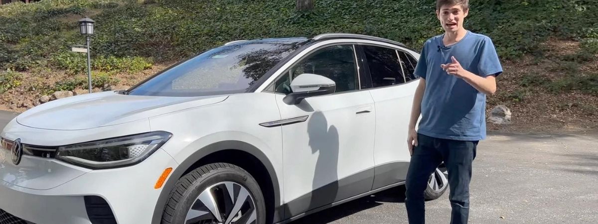 Tesla demite funcionário por postar vídeo testando carro