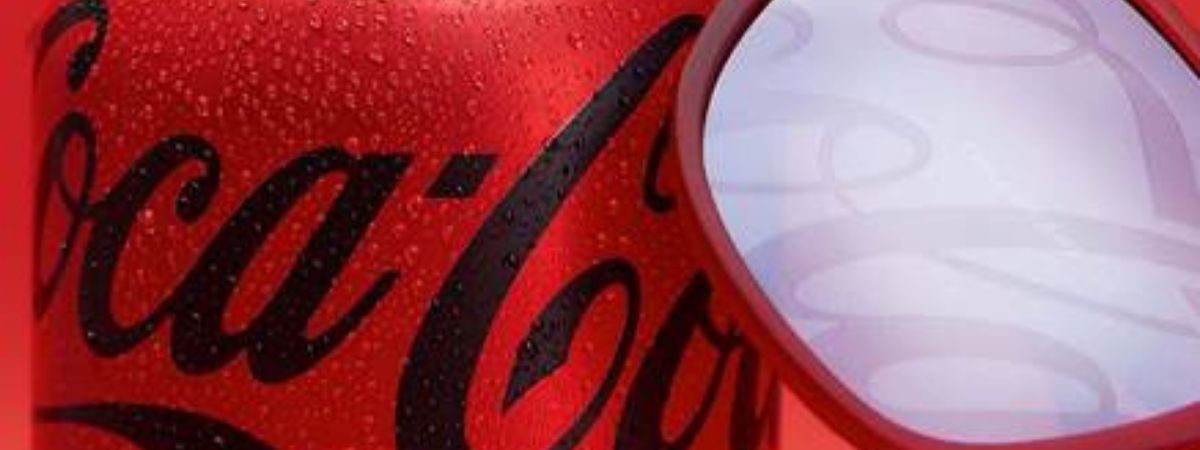 Chilli Beans lança collab inédita com a Coca-Cola