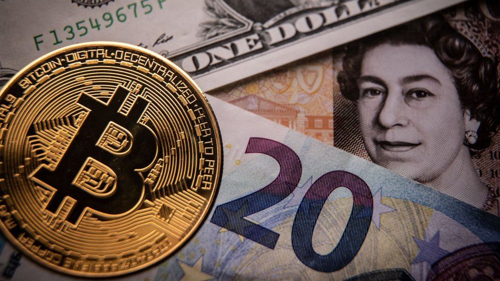 Valor do Bitcoin cai 50% desde o pico de novembro