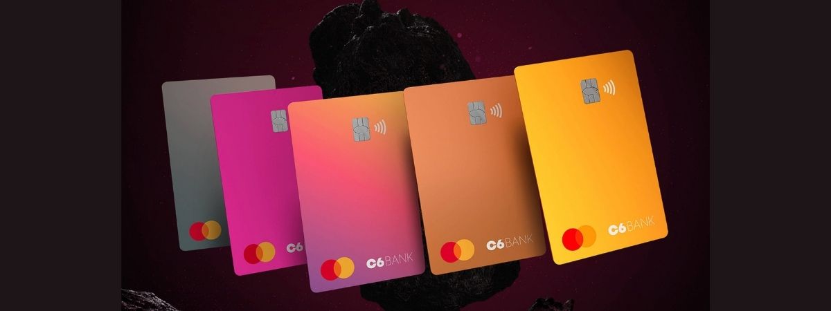 Em nova campanha, C6 Bank destaca variedade de cores de cartões