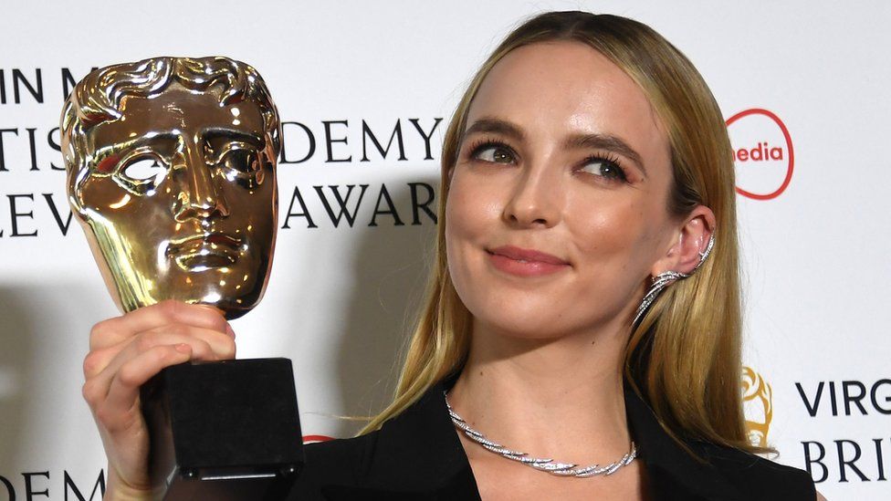 Jodie Comer bate Kate Winslet e leva o BAFTA de atriz de TV