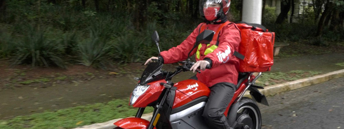iFood viabiliza primeira moto elétrica para entregadores do país