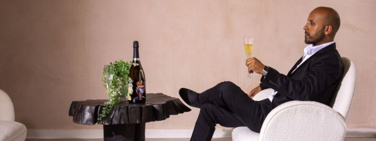 Garrafa de champanhe é vendida por recorde de US$ 2,5 milhões