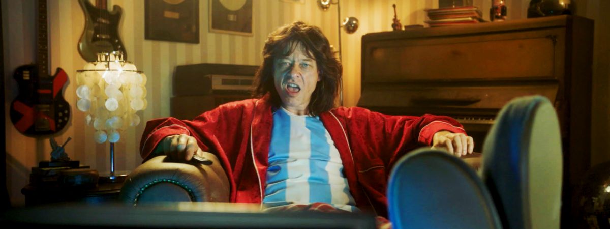 Magalu lança Filme de Copa com sósia de Mick Jagger, Felipão e Murtosa