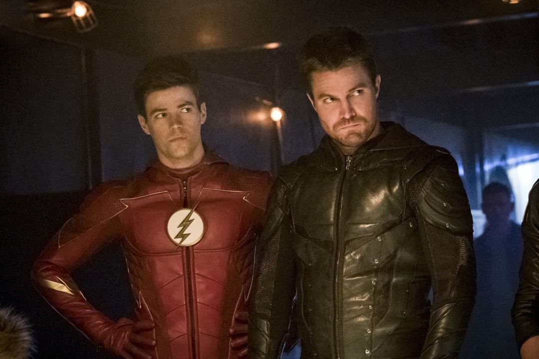 Stephen Amell Voltará A Ser Oliver Queen Em The Flash