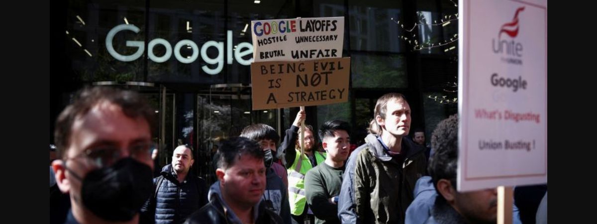 Funcionários do Google em Londres protestam contra cortes de empregos