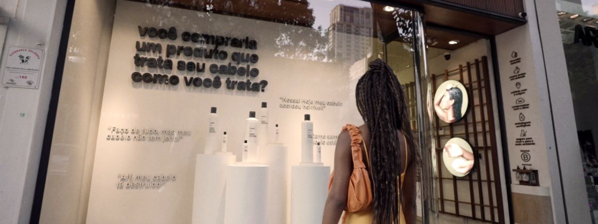 Natura Lumina convida mulheres a repensarem a relação com seus cabelos