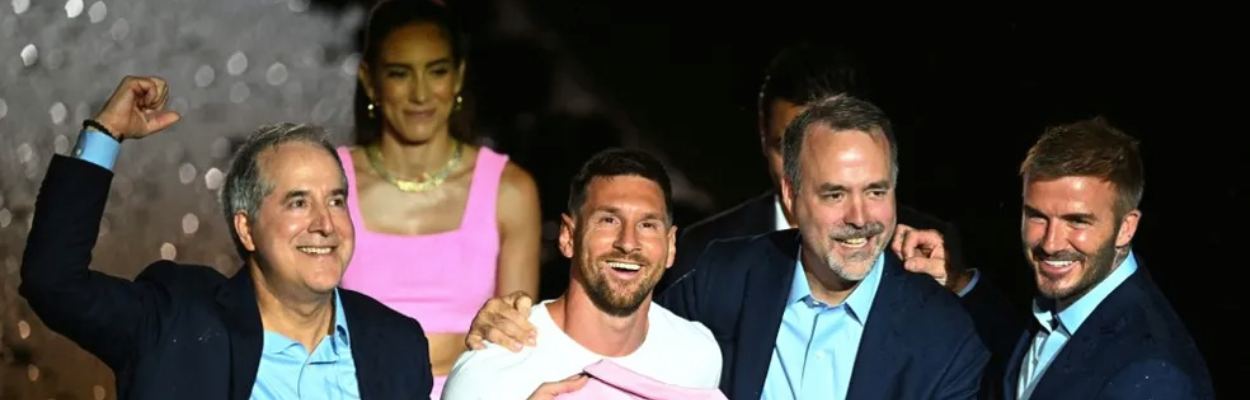 Messi recebe camisa 10 no Inter Miami e encontra tranquilidade nos EUA