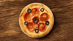 iFood lança pizzas em parceria com Alok, Pabllo Vittar e Luísa Sonza no The Town