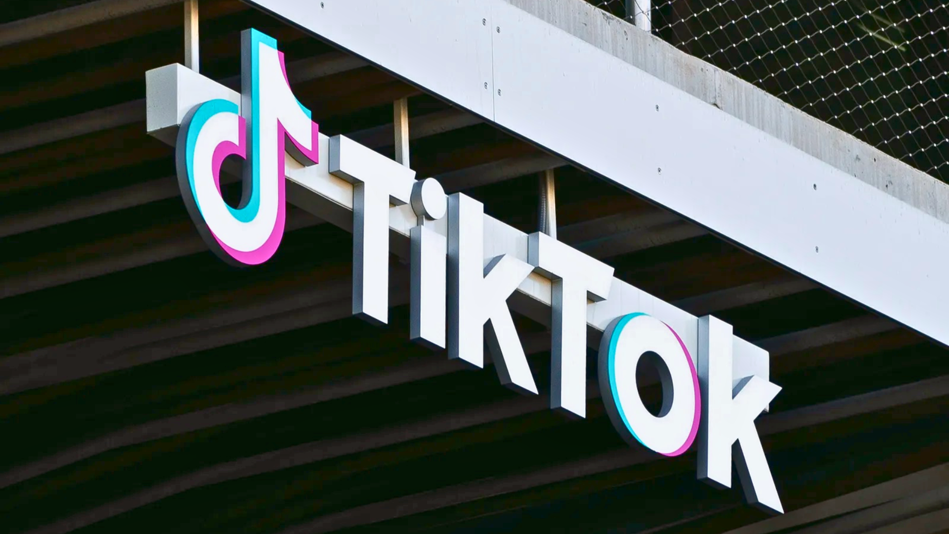 Criadora do TikTok, ByteDance investe em gerador de bots para competir com ChatGPT