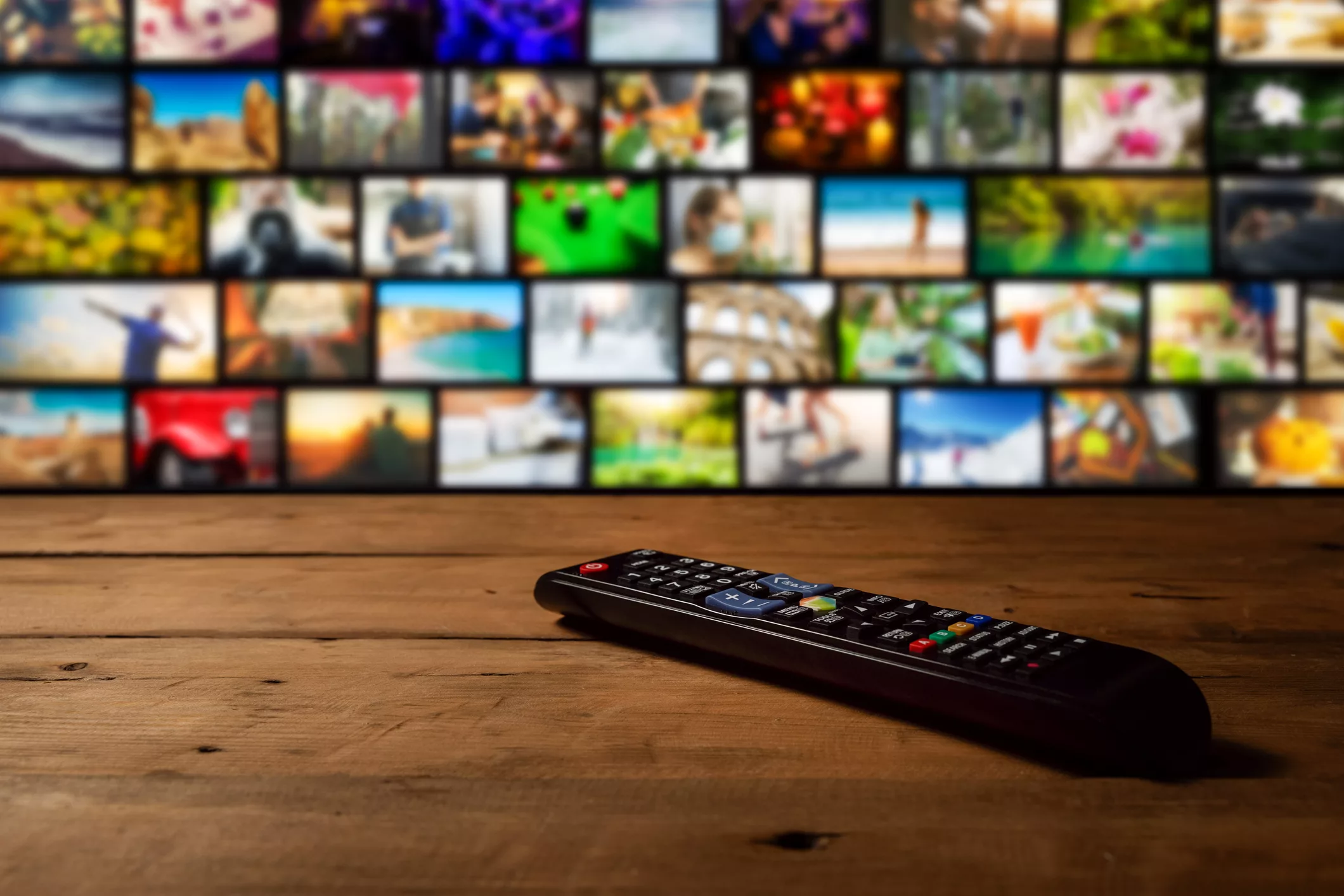 IAB Brasil revela que 6 em cada 10 usuários acessam a internet pela televisão