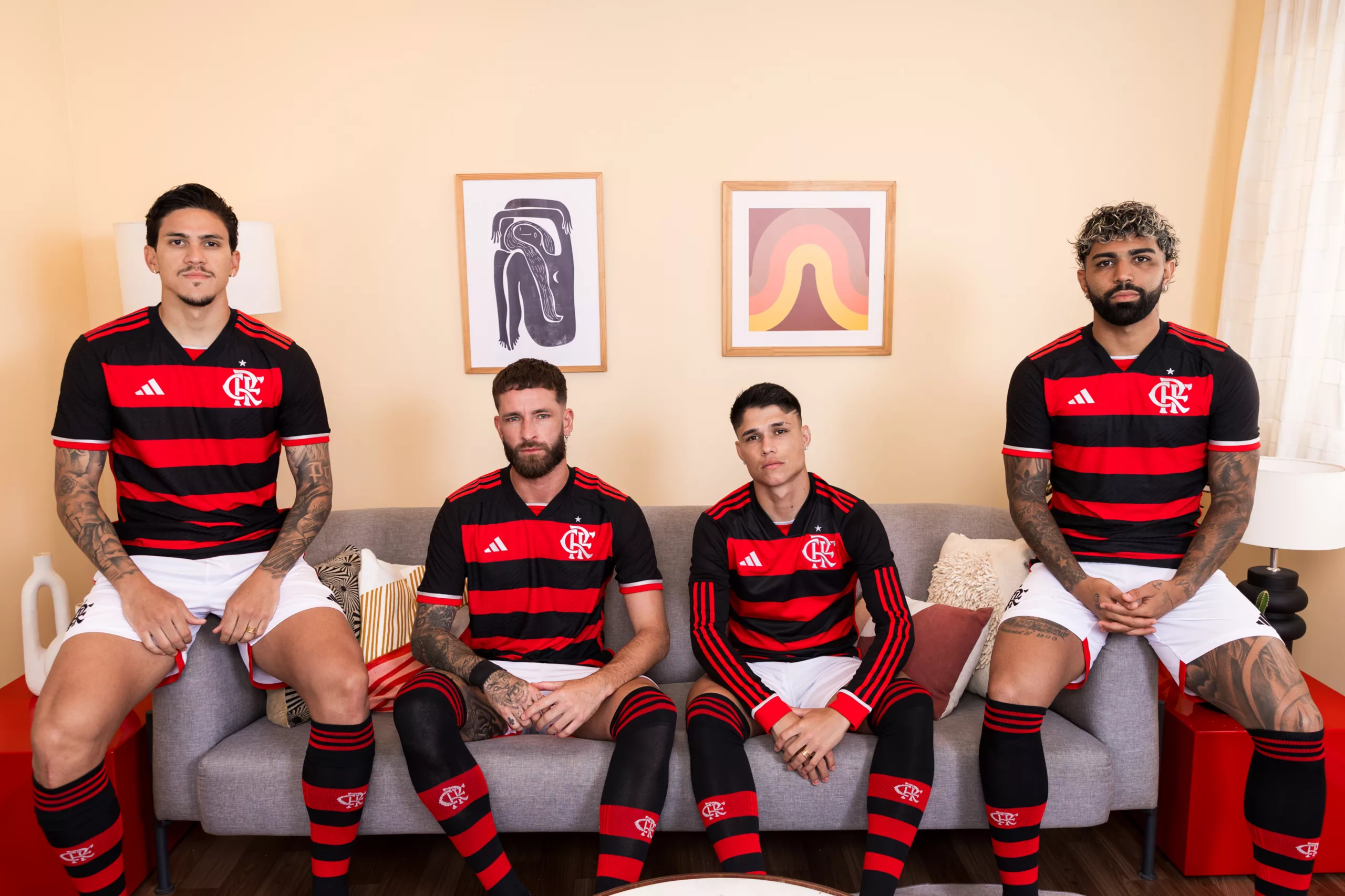 adidas e Flamengo lançam uniforme principal para temporada 2024