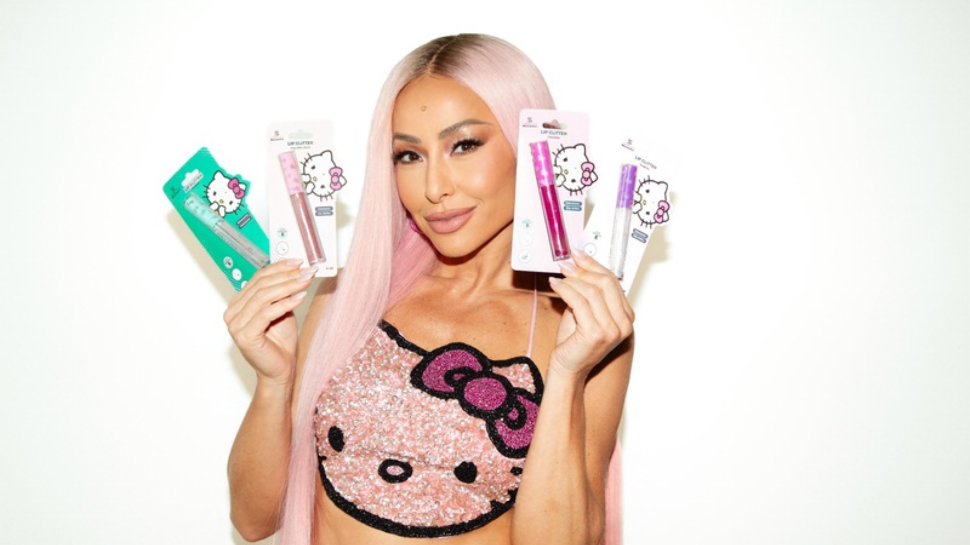 Sabrina Sato e Hello Kitty estreiam parceria inédita com linha de beleza e skincare