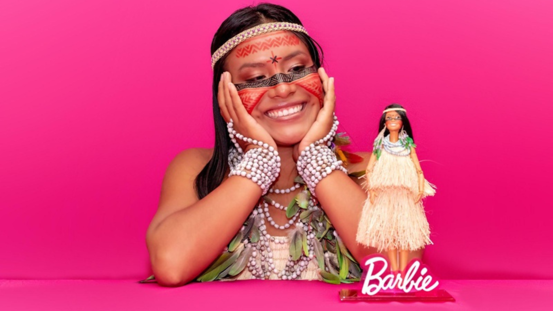 Celebrando seus 65 anos, Barbie cria primeira boneca inspirada em uma indígena brasileira