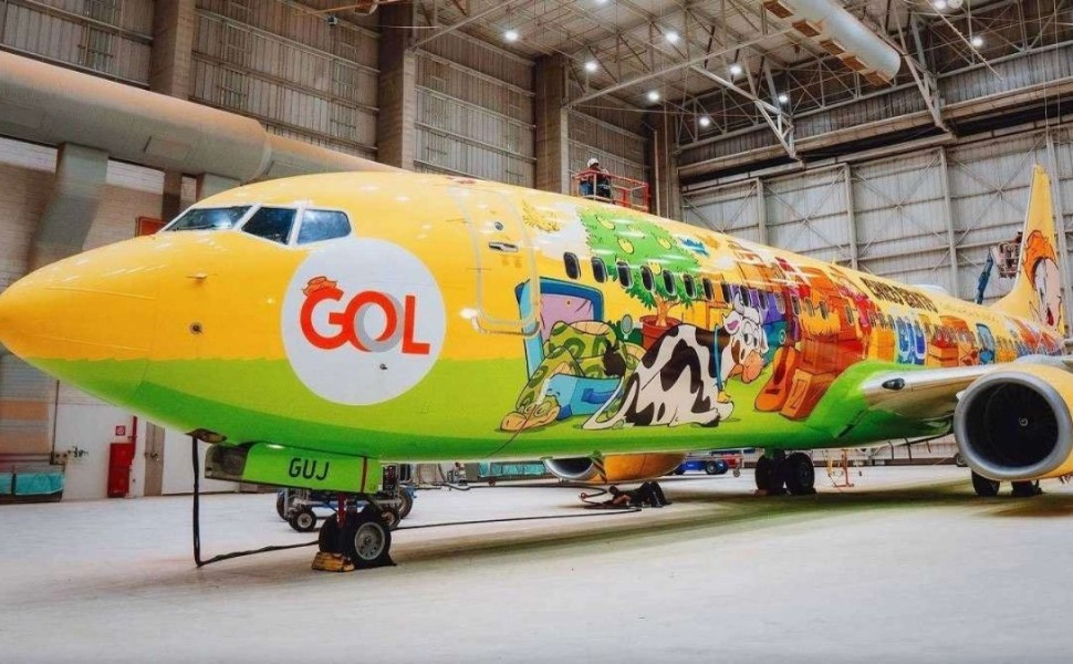 GOL envelopa avião para celebrar filme do Chico Bento